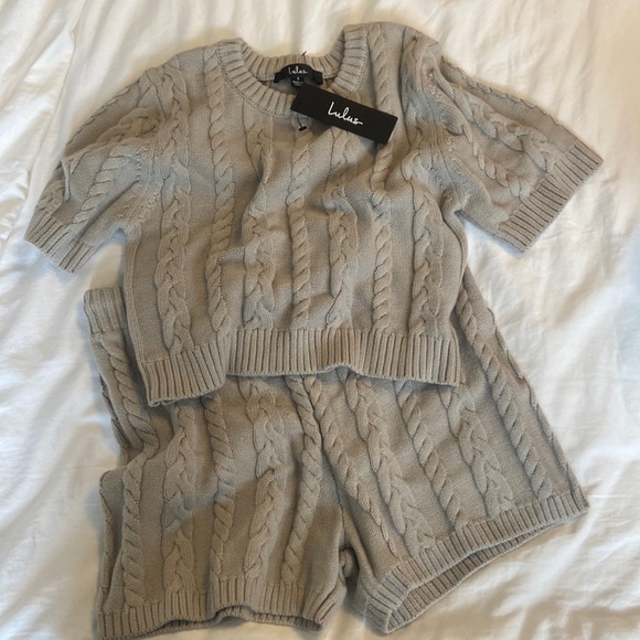 Lulu’s • Cable Knit Set - Picture 1 of 8